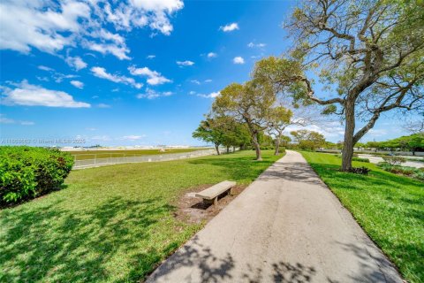 Villa ou maison à louer à Dania Beach, Floride: 2 chambres, 92.9 m2 № 1928292 - photo 21