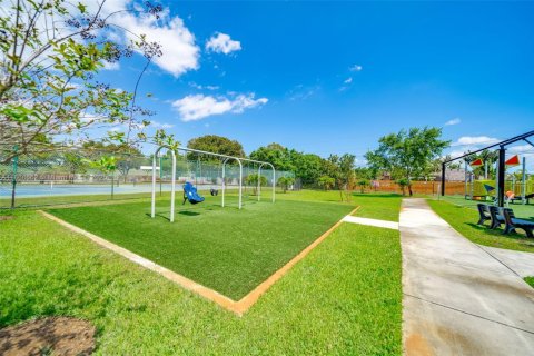 Villa ou maison à louer à Dania Beach, Floride: 2 chambres, 92.9 m2 № 1928292 - photo 19