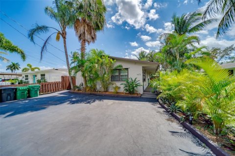Villa ou maison à louer à Dania Beach, Floride: 2 chambres, 92.9 m2 № 1928292 - photo 1