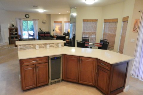 Villa ou maison à louer à Weston, Floride: 4 chambres, 236.9 m2 № 1943359 - photo 15