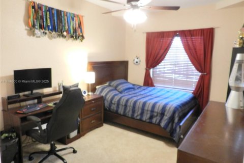 Villa ou maison à louer à Weston, Floride: 4 chambres, 236.9 m2 № 1943359 - photo 25