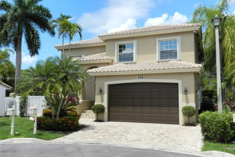 Villa ou maison à louer à Weston, Floride: 4 chambres, 236.9 m2 № 1943359 - photo 1