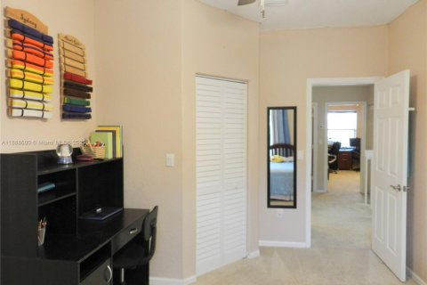 Villa ou maison à louer à Weston, Floride: 4 chambres, 236.9 m2 № 1943359 - photo 28