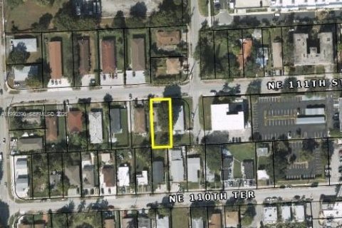 Коммерческая недвижимость в Майами, Флорида 162.49м2 № 2057762