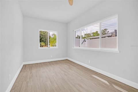 Casa en venta en Tarpon Springs, Florida, 4 dormitorios, 183.76 m2 № 1904868 - foto 24