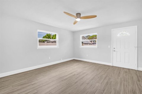Casa en venta en Tarpon Springs, Florida, 4 dormitorios, 183.76 m2 № 1904868 - foto 15
