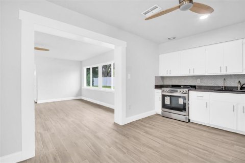 Casa en venta en Tarpon Springs, Florida, 4 dormitorios, 183.76 m2 № 1904868 - foto 9