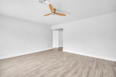 Casa en venta en Tarpon Springs, Florida, 4 dormitorios, 183.76 m2 № 1904868 - foto 21
