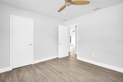 Casa en venta en Tarpon Springs, Florida, 4 dormitorios, 183.76 m2 № 1904868 - foto 29