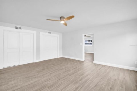 House in Tarpon Springs, Florida 4 bedrooms, 183.76 sq.m. № 1904868 - photo 14