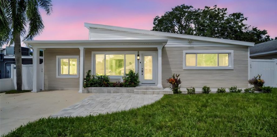 Casa en Tarpon Springs, Florida 4 dormitorios, 183.76 m2 № 1904868