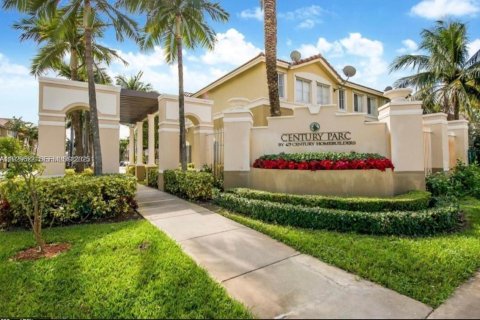 Снять в аренду таунхаус в Майами, Флорида 3 спальни, 126.72м2, № 1988778 - фото 7