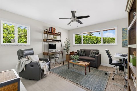 House in Miami Lakes, Florida 3 bedrooms, 193.7 sq.m. № 2078254 - photo 30