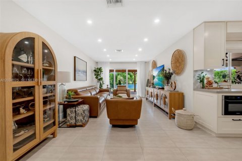 House in Miami Lakes, Florida 3 bedrooms, 193.7 sq.m. № 2078254 - photo 19