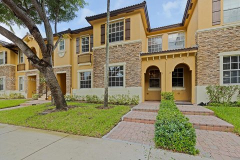 Copropriété à louer à Cutler Bay, Floride: 3 chambres, 123.1 m2 № 1880066 - photo 1