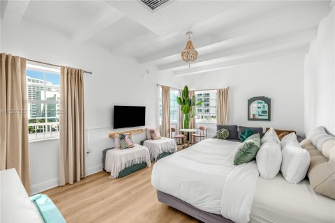 Hôtel, hôtellerie à vendre à Miami Beach, Floride: 27.87 m2 № 1995123 - photo 2