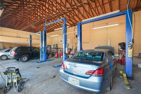 Купить коммерческую недвижимость в Лейкленд, Флорида 999.35м2, № 1417931 - фото 26