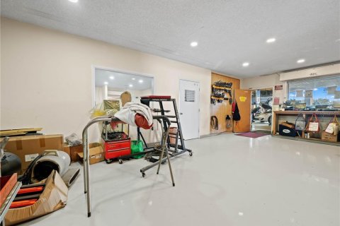 Купить коммерческую недвижимость в Лейкленд, Флорида 999.35м2, № 1417931 - фото 25