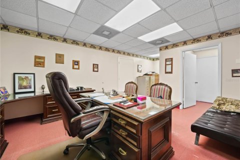 Купить коммерческую недвижимость в Лейкленд, Флорида 999.35м2, № 1417931 - фото 18