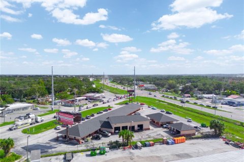 Купить коммерческую недвижимость в Лейкленд, Флорида 999.35м2, № 1417931 - фото 2