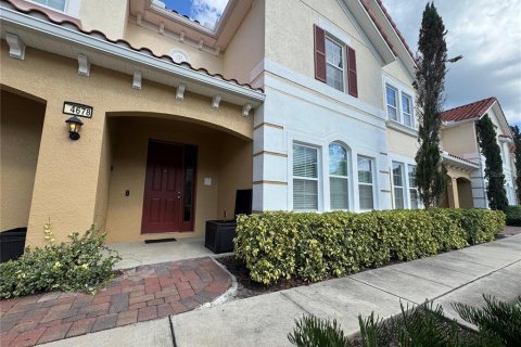 Adosado en venta en Davenport, Florida, 4 dormitorios, 202.9 m2 № 1914691 - foto 2