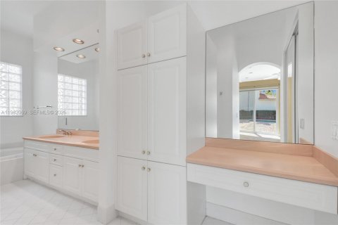 Villa ou maison à vendre à Hollywood, Floride: 3 chambres, 145.02 m2 № 2045269 - photo 18