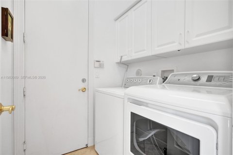 Villa ou maison à vendre à Hollywood, Floride: 3 chambres, 145.02 m2 № 2045269 - photo 22