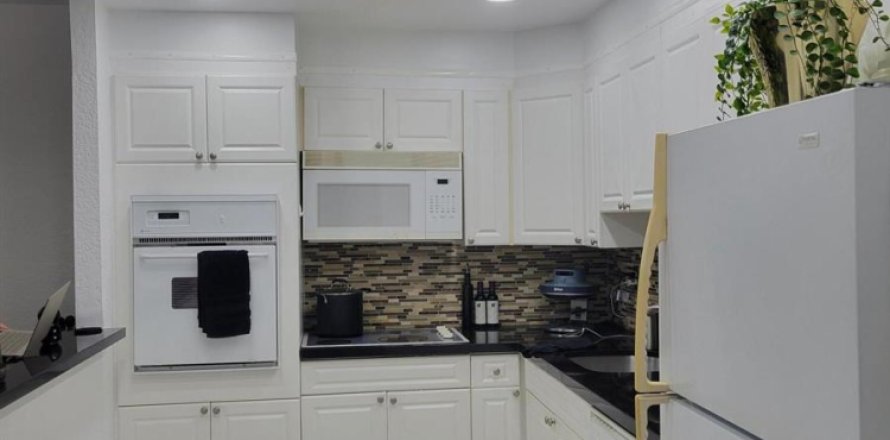 Condominio en Sunny Isles Beach, Florida, 1 dormitorio № 2271241
