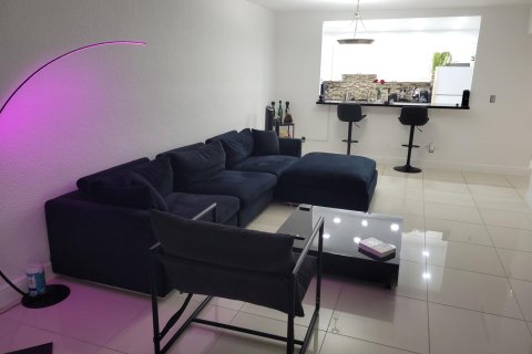 Condominio en alquiler en Sunny Isles Beach, Florida, 1 dormitorio, 93.37 m2 № 2271241 - foto 10