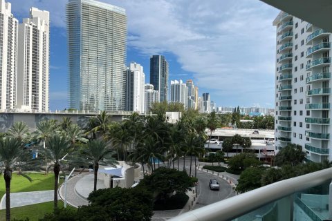 Condominio en alquiler en Sunny Isles Beach, Florida, 1 dormitorio, 93.37 m2 № 2271241 - foto 22