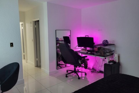 Condominio en alquiler en Sunny Isles Beach, Florida, 1 dormitorio, 93.37 m2 № 2271241 - foto 17