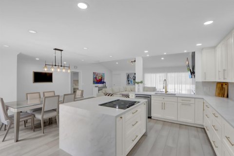 Touwnhouse à vendre à Palm Beach Gardens, Floride: 3 chambres, 186.08 m2 № 2081818 - photo 5