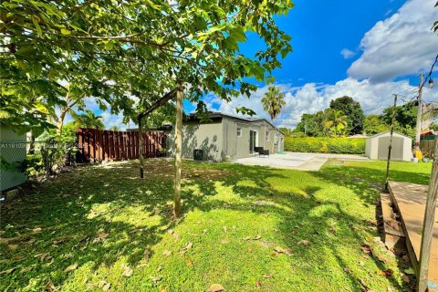 Casa en venta en Margate, Florida, 4 dormitorios, 136.75 m2 № 1966915 - foto 17