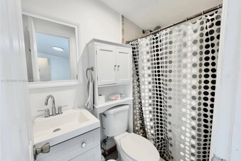 Casa en venta en Margate, Florida, 4 dormitorios, 136.75 m2 № 1966915 - foto 14