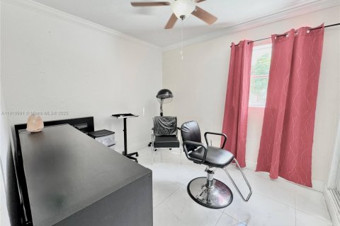 Casa en venta en Margate, Florida, 4 dormitorios, 136.75 m2 № 1966915 - foto 13
