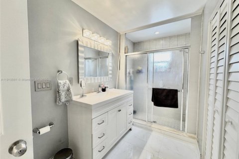 Casa en venta en Margate, Florida, 4 dormitorios, 136.75 m2 № 1966915 - foto 8