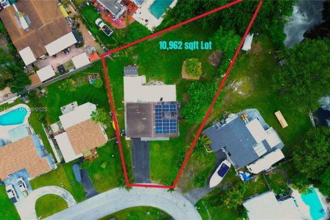 Casa en venta en Margate, Florida, 4 dormitorios, 136.75 m2 № 1966915 - foto 22