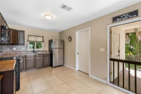 House in Sanford, Florida 3 bedrooms, 128.95 sq.m. № 1893971 - photo 8