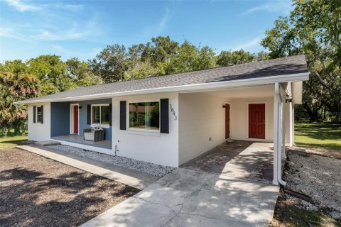 House in Sanford, Florida 3 bedrooms, 128.95 sq.m. № 1893971 - photo 2