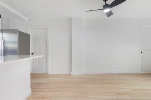 House in Saint Petersburg, Florida 2 bedrooms, 52.03 sq.m. № 1909405 - photo 15