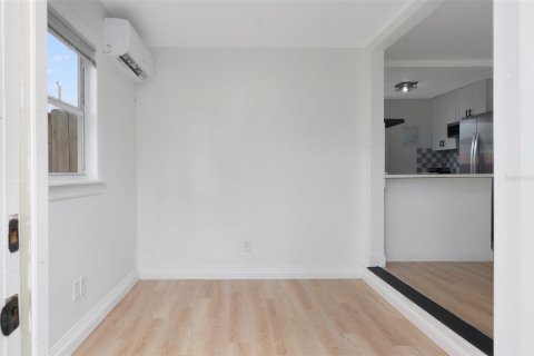 House in Saint Petersburg, Florida 2 bedrooms, 52.03 sq.m. № 1909405 - photo 19