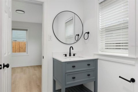 House in Saint Petersburg, Florida 2 bedrooms, 52.03 sq.m. № 1909405 - photo 11