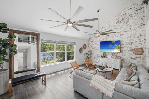 Casa en venta en St. Lucie, Florida, 3 dormitorios, 174.28 m2 № 2078365 - foto 17