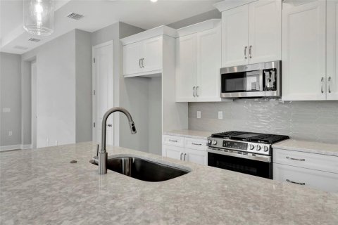Casa en venta en Tavares, Florida, 2 dormitorios, 133.22 m2 № 1690256 - foto 15