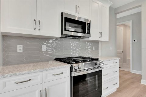 Casa en venta en Tavares, Florida, 2 dormitorios, 133.22 m2 № 1690256 - foto 16