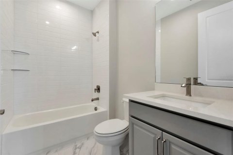 Casa en venta en Tavares, Florida, 2 dormitorios, 133.22 m2 № 1690256 - foto 3