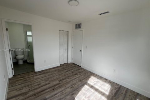 Appartement à louer à Miami, Floride: 1 chambre, 39.48 m2 № 1933351 - photo 3