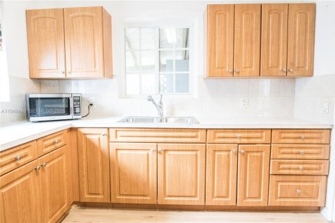 Снять в аренду виллу или дом в Саут-Майами, Флорида 3 спальни, 117.15м2, № 2005181 - фото 7