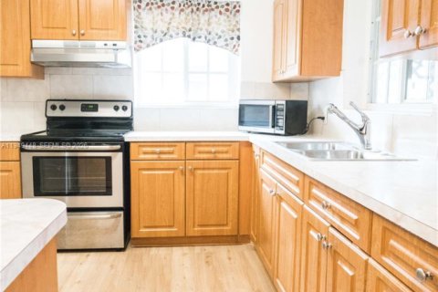 Снять в аренду виллу или дом в Саут-Майами, Флорида 3 спальни, 117.15м2, № 2005181 - фото 5