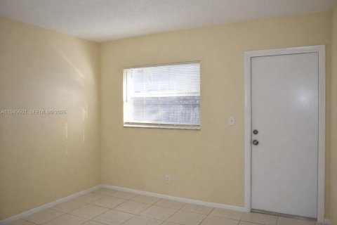 Apartamento en alquiler en Oakland Park, Florida, 2 dormitorios, 70.7 m2 № 2009023 - foto 13